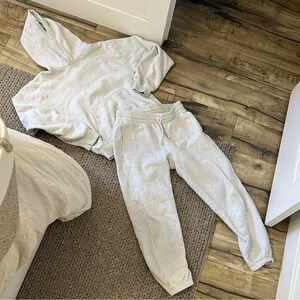 Aritzia TNA Fleece Perfect Hoodie & TNA Fleece Boyfriend Sweatpants small